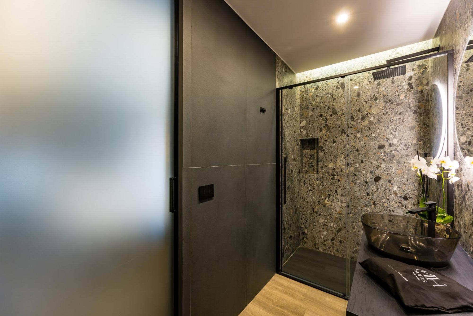 Mh Suites Plebiscito Неаполь Экстерьер фото