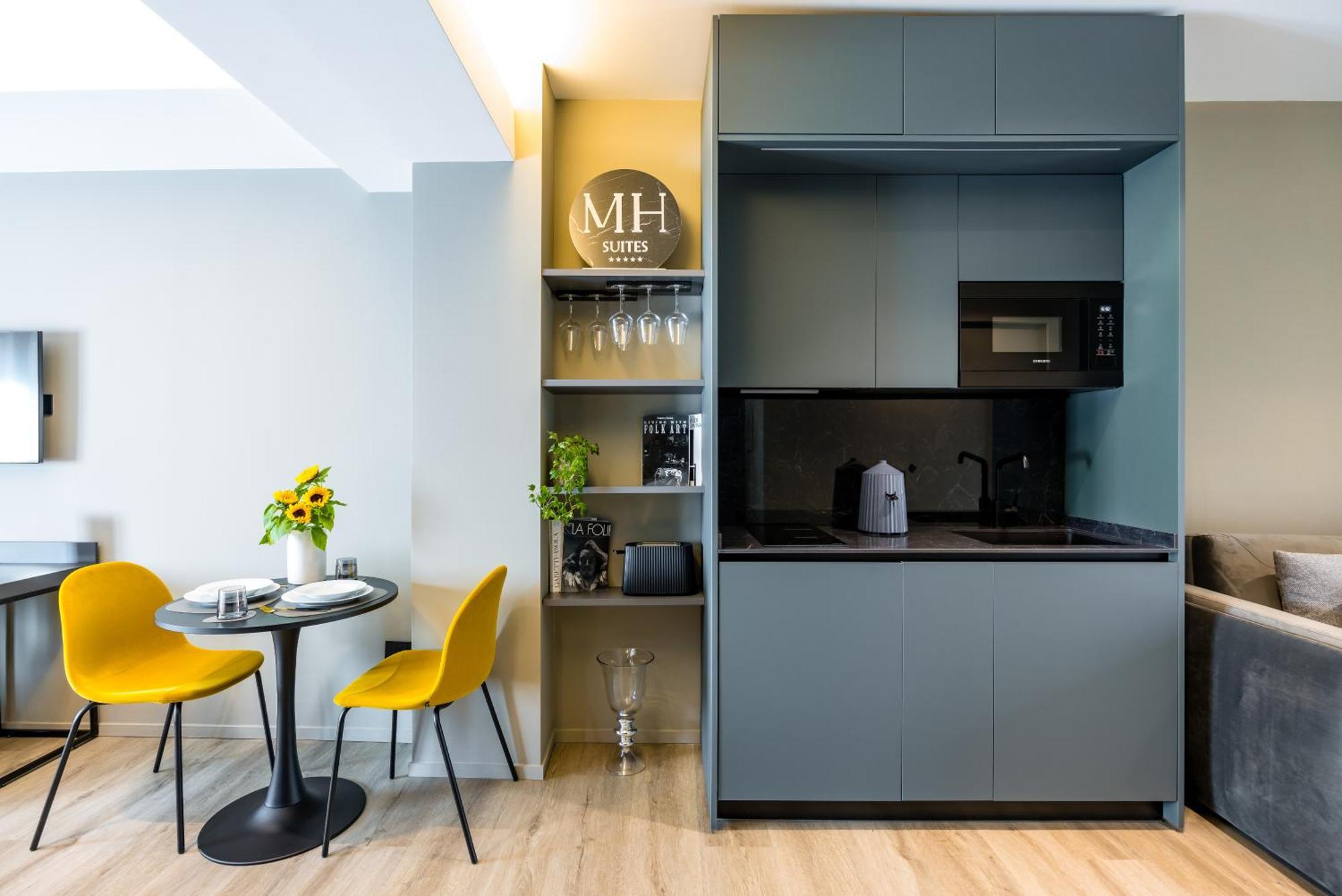 Mh Suites Plebiscito Неаполь Экстерьер фото