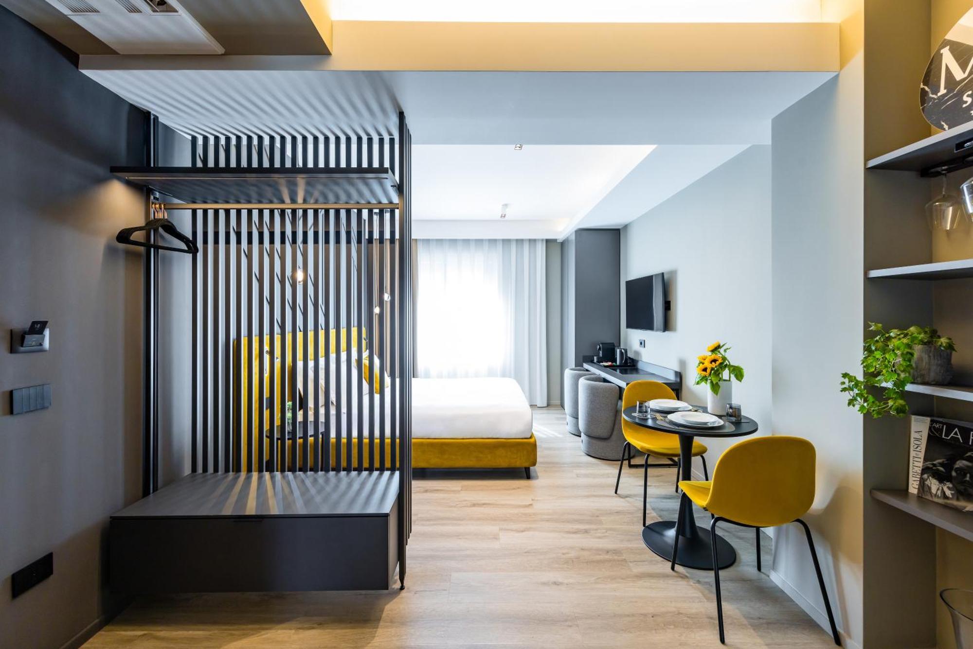 Mh Suites Plebiscito Неаполь Экстерьер фото