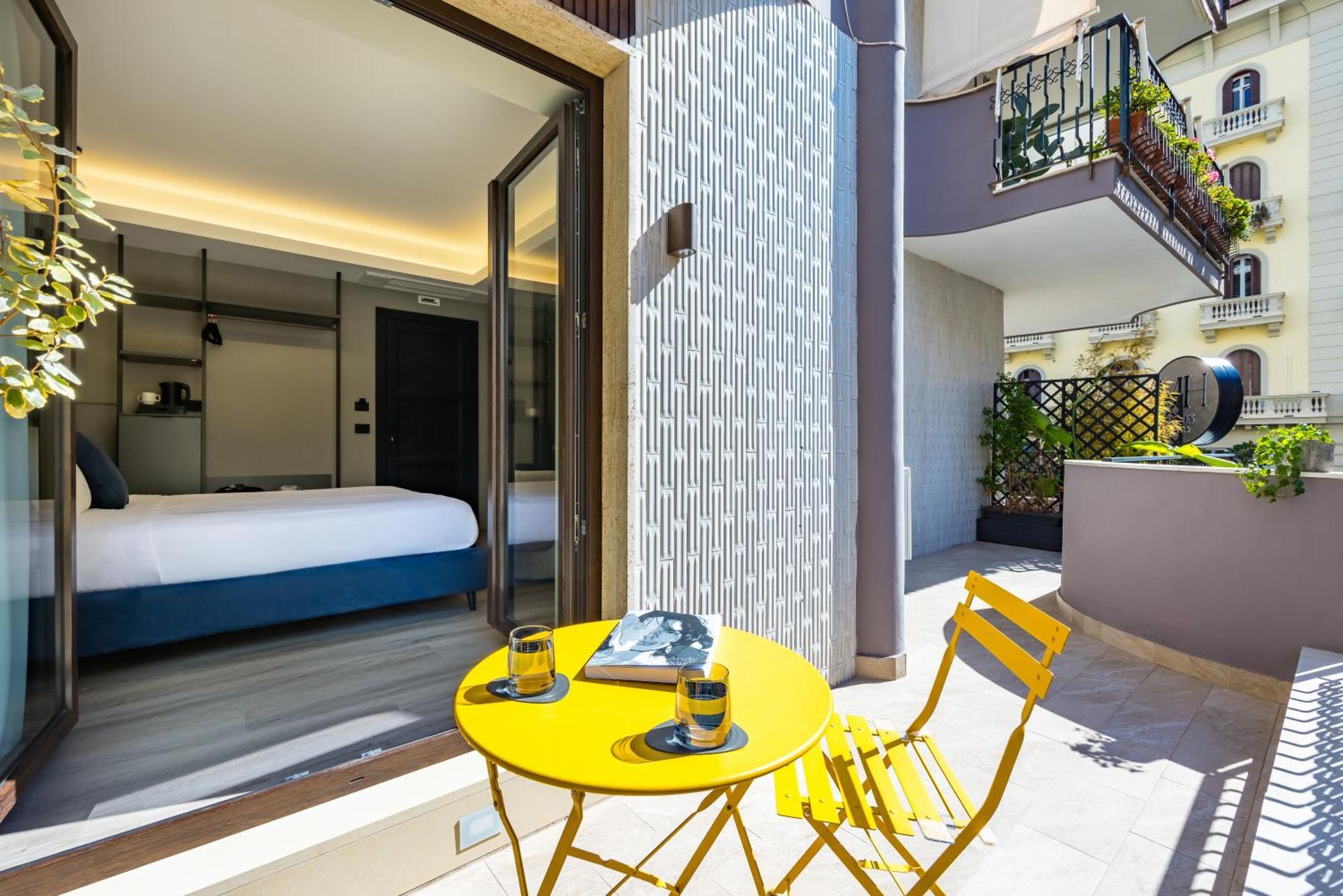 Mh Suites Plebiscito Неаполь Экстерьер фото